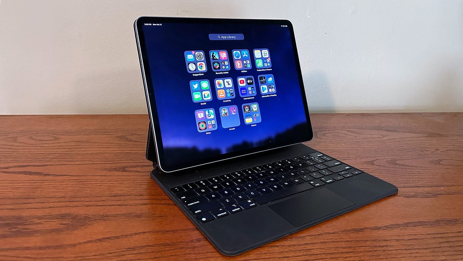 iPad Pro 2022 in Magic Keyboard