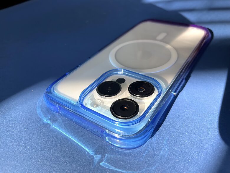 iPhone 14 Pro in a clear Mkeke bumper case