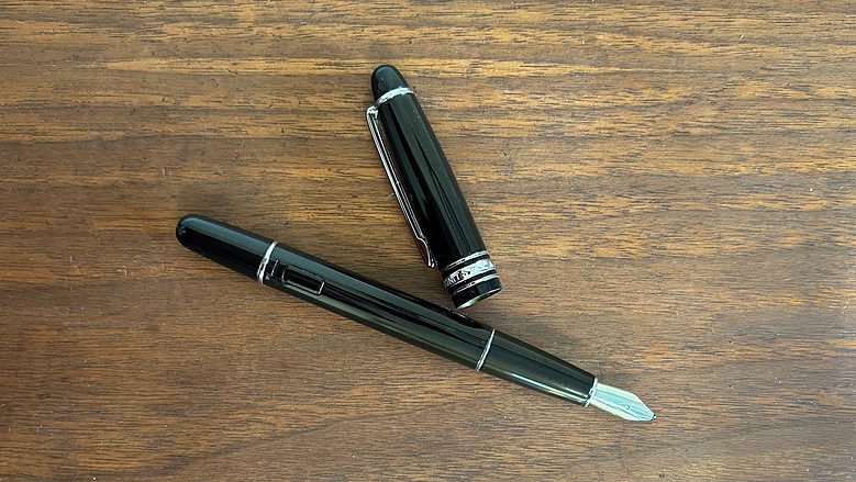Adonit Star brilliantly merges iPad stylus with fountain pen