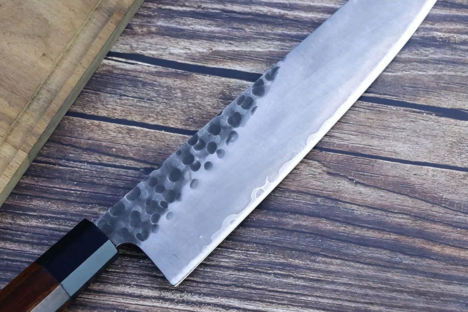 Upgrade your kitchen gear with this multi-tasking chef knife.