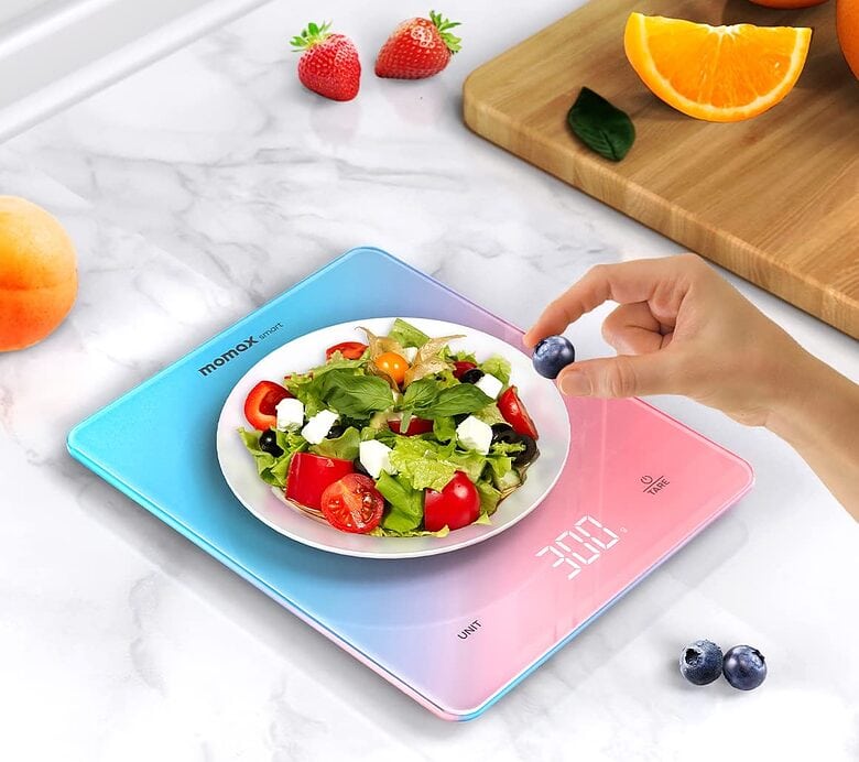 This smart scale can weight even tiny amounts of food.