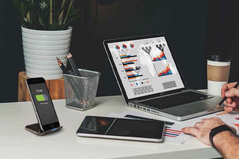 Power up with the Polaroid wireless charging stand 2-Pack.