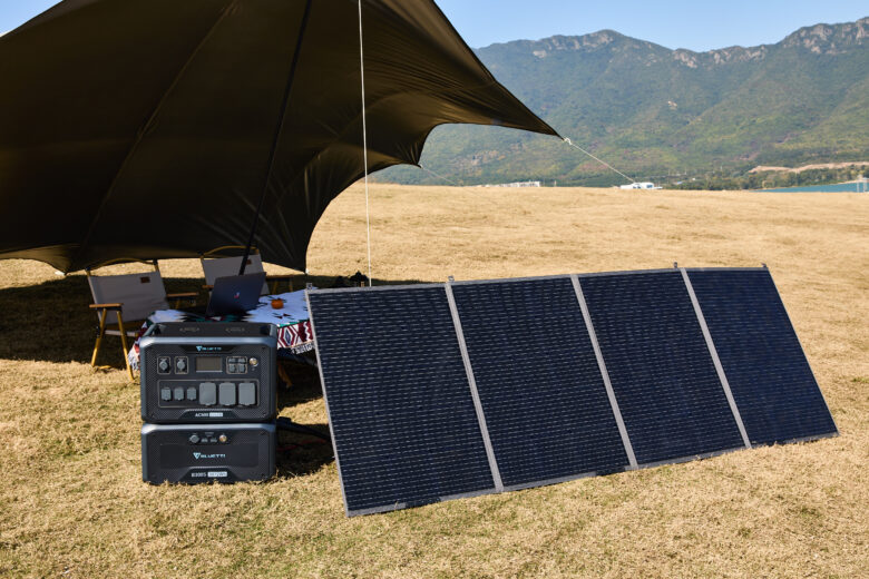 Want to extend your romantic trip? Bluetti solar panels will keep gadgets going. 
