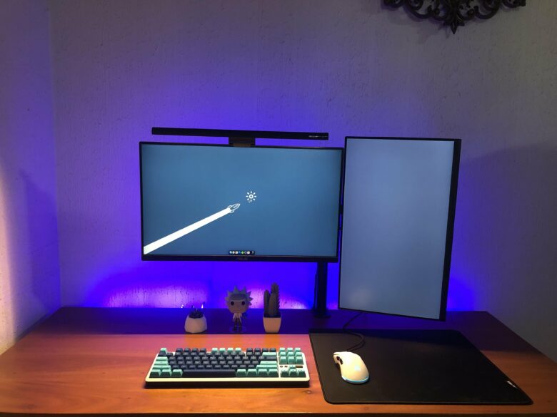 Naked-na-sandali12-Reddit March 29 2023 In the "after" shot, the desk is a little more clear because the M1 Mac mini is nowhere to be seen.