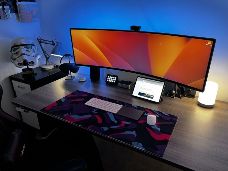 The stormtrooper hemet is custom-made and the Stream Deck uses customized shortcuts.