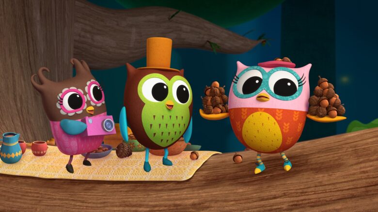 Episode 8. Sue (voiced by Sarah Vattano), Carlos (voiced by Antonio Raul Corbo) and Eva (voiced by Vivienne Rutherford) in "Eva the Owlet," premiering March 31, 2023 on Apple TV+.