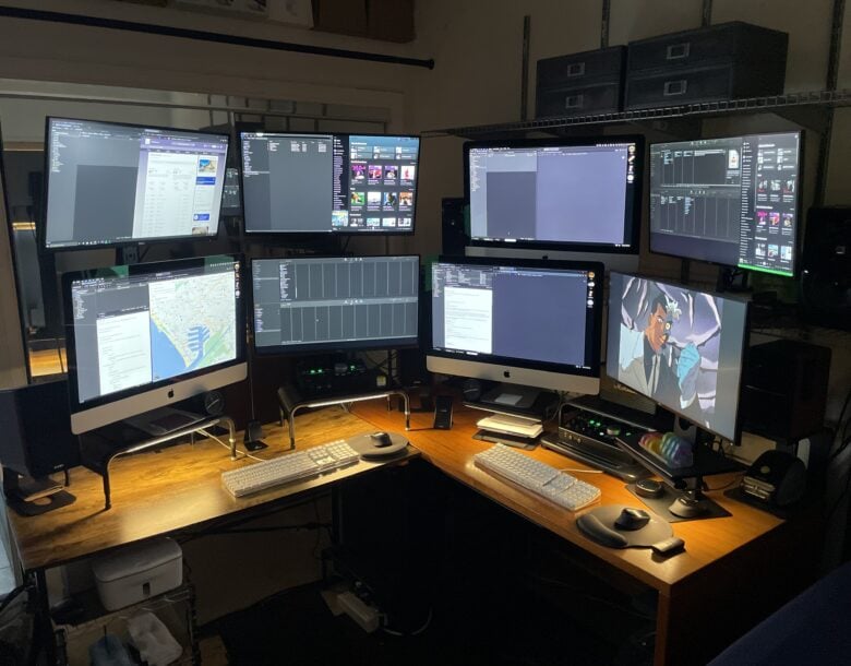 Three of the displays are iMacs and five are Dell 4K monitors.