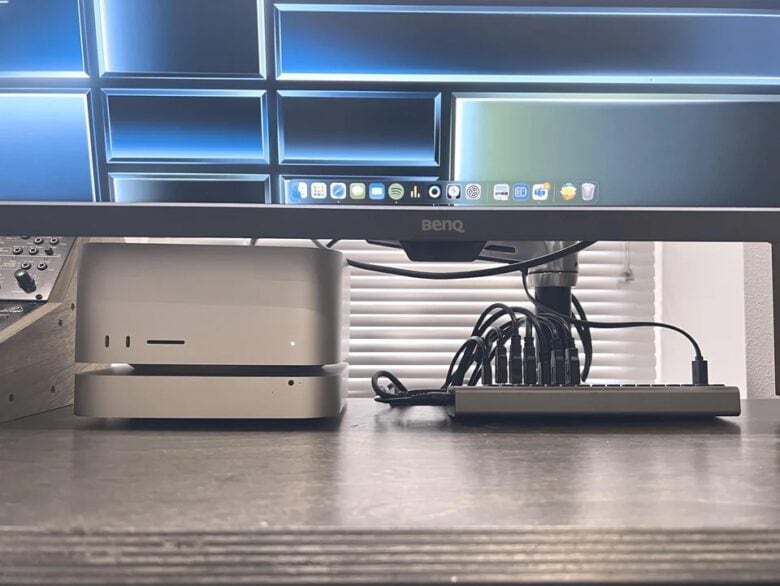 One commenter thought the Mac Studio stacked on the old Mac mini looked like a Pixar robot character.