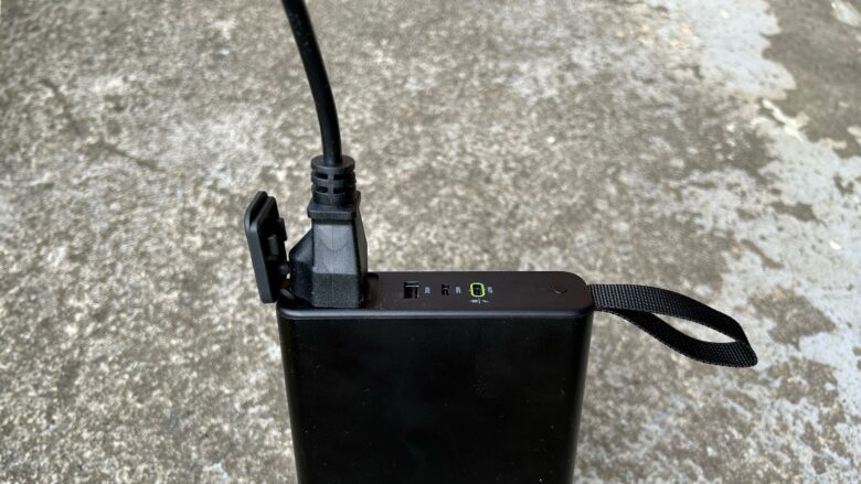 mophie powerstation pro AC includes a standard AC plug
