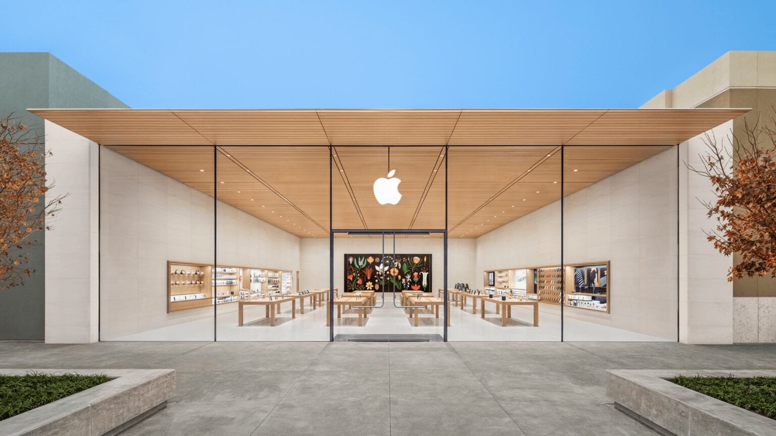 Crafty burglers cut through Apple store wall to steal piles of iPhones