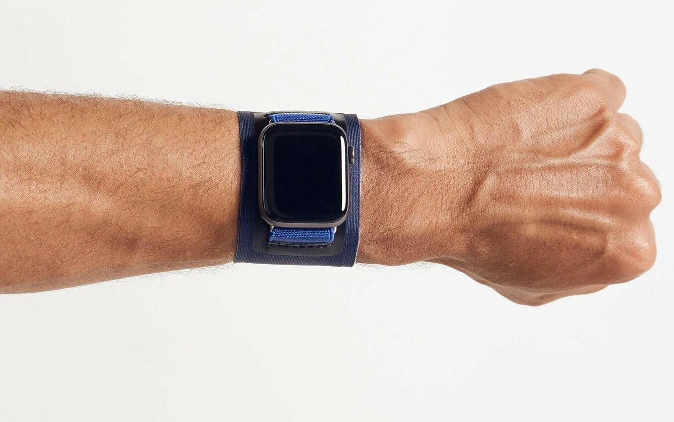 The Bucardo Sport band for Apple Watch in blue.