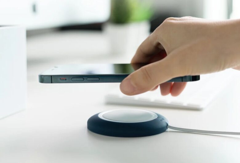 Elago's MS pad is a perfect accessory for your iPhone and MagSafe charging puck.