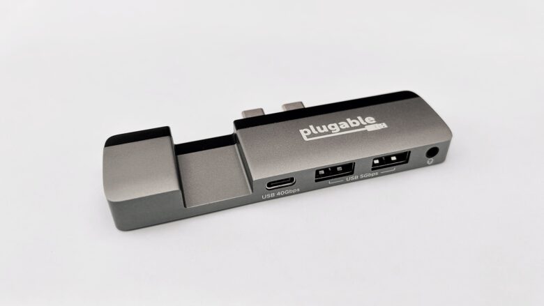 Plugable AMS-5IN1E USB-C hub front view