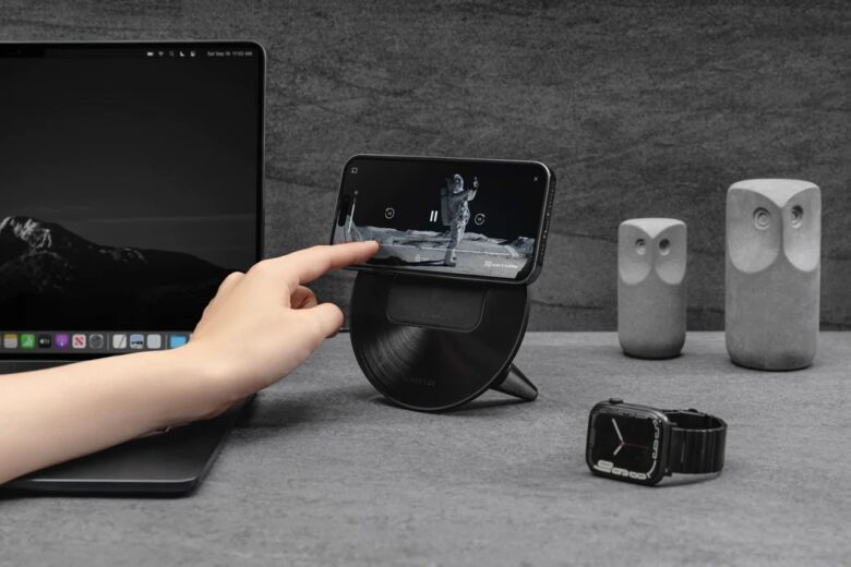 The 5,000mAh power bank can be used in the stand or separately.