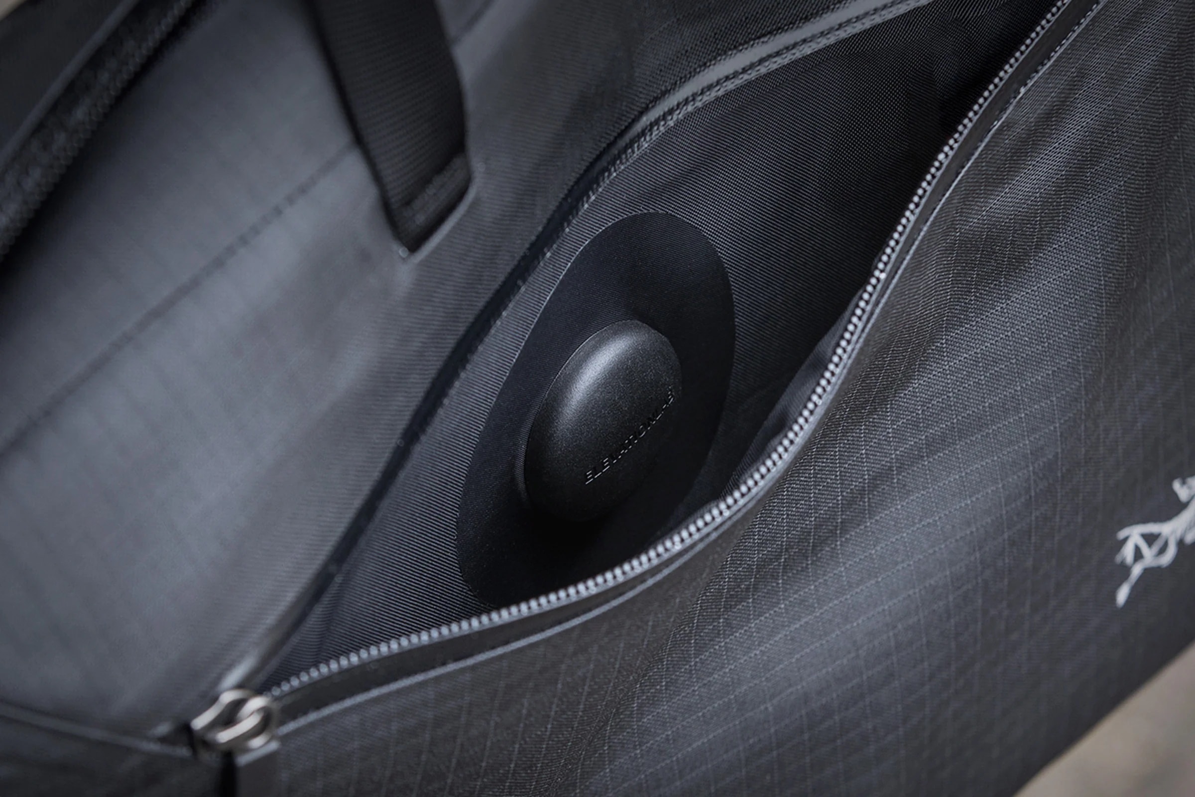 The AirTag holder is discreet and designed to move with fabric.