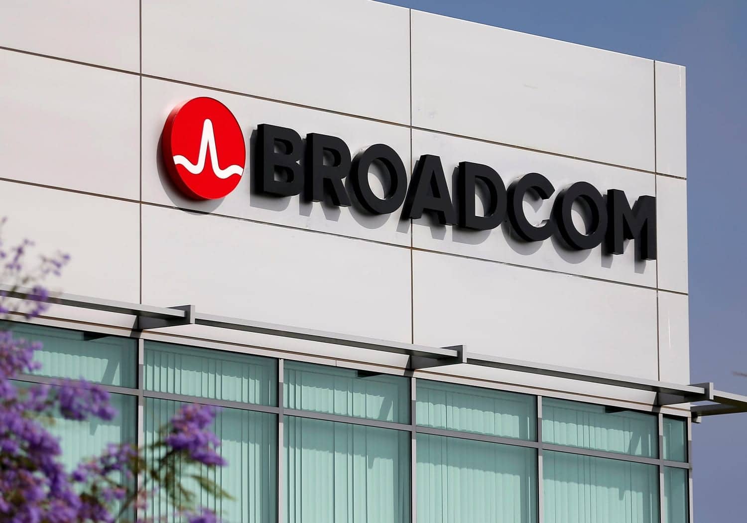 Apple struck a multibillion-dollar deal with Broadcom for 5G components made in the US.