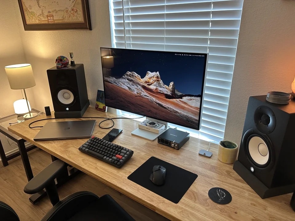 A Pro Display XDR typically costs about $5,000, but this user got his for quite a bit less.