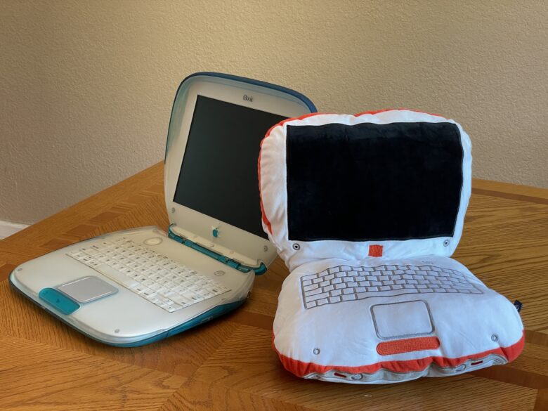 Throwboy iBook and iBook G3 side by side
