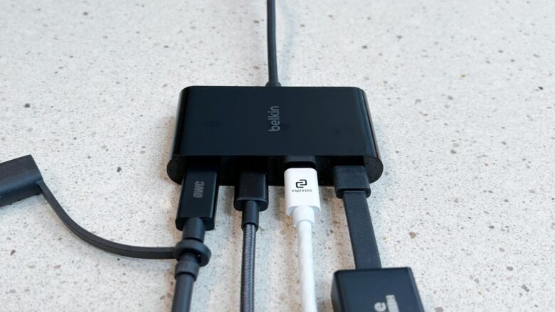 Belkin Connect 4-Port USB-C Hub with cables