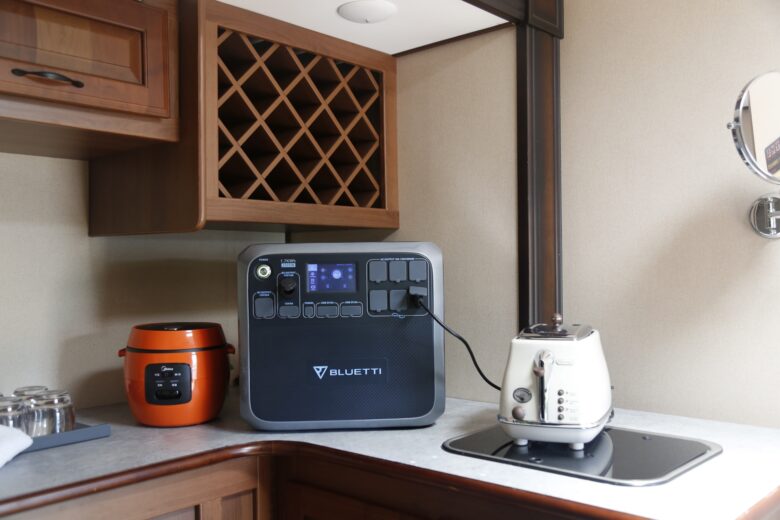 Bluetti's powerful AC200P generator is a great choice for off-the-grid living (or for when the power goes out). 
