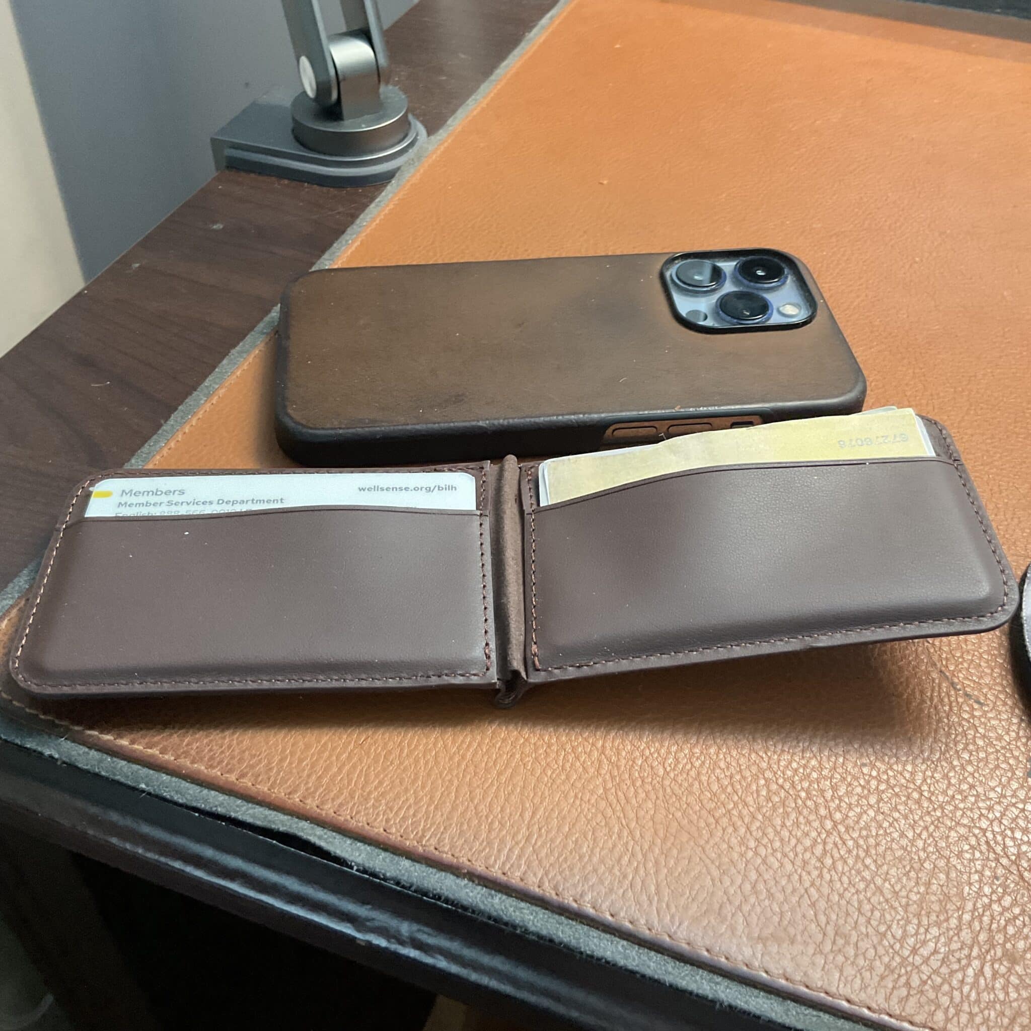 Handsome new wallet doubles as iPhone stand [Review] Cult of Mac