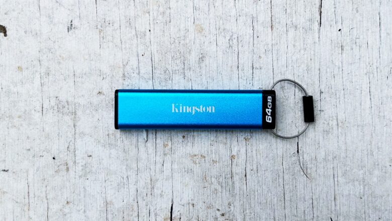Kingston Ironkey Keypad 200 in its case