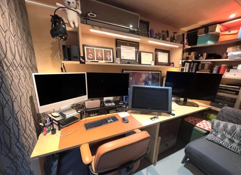 This shot shows the whole home office.