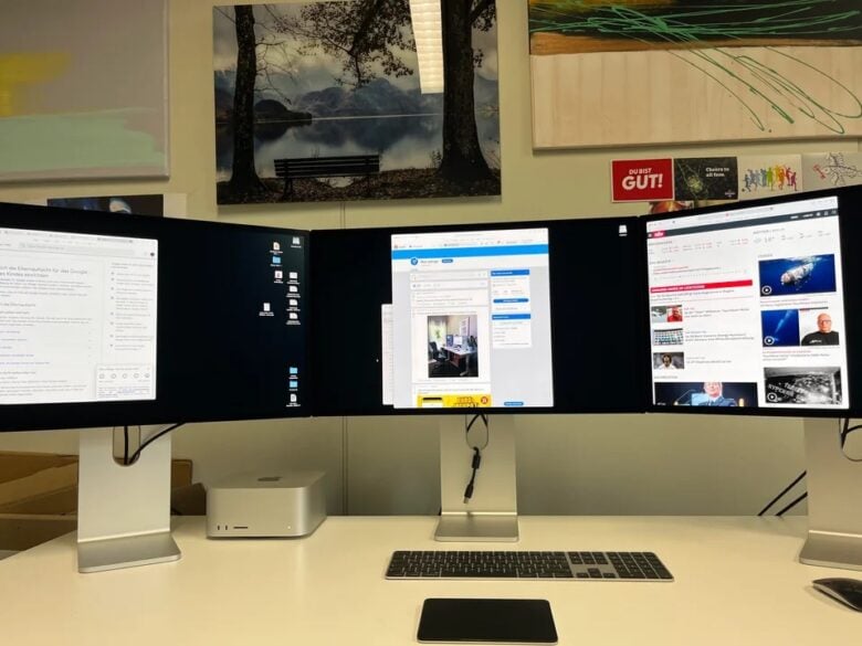 Al Gore was using Cinema Displays, but you get the idea. See Gore in the photo below.