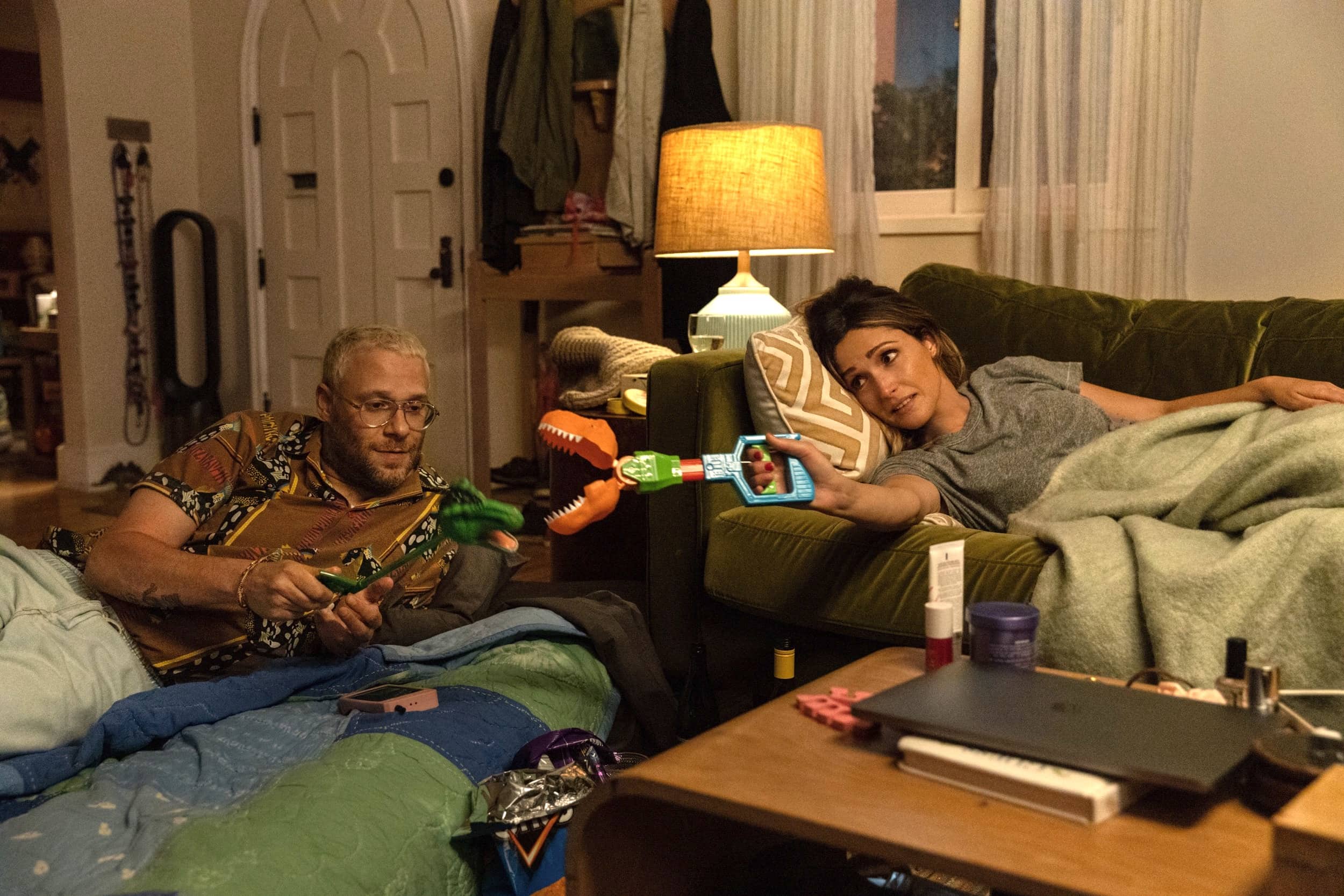 Seth Rogen and Rose Byrne in 