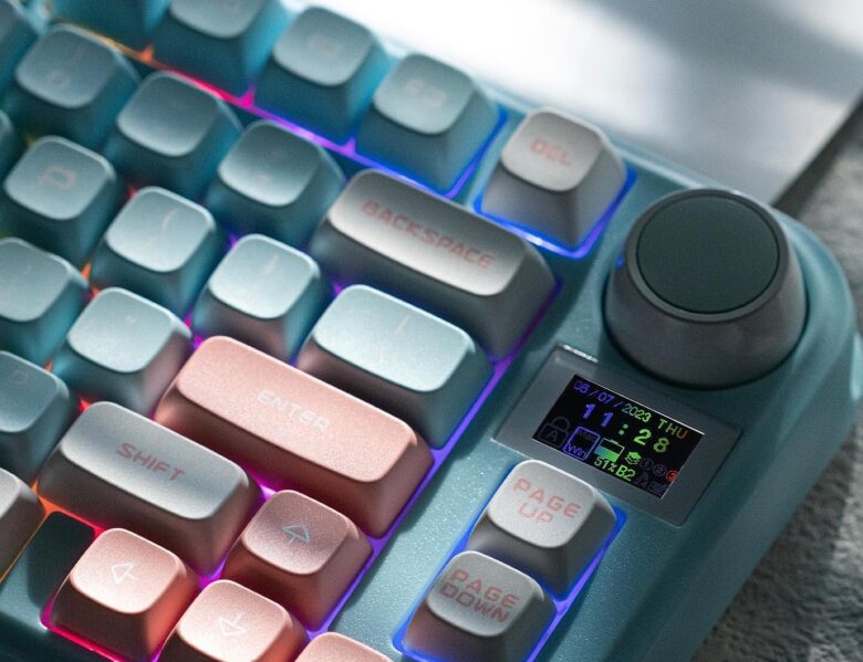 You can personalize the LCD screen just below the large multi-use control knob.