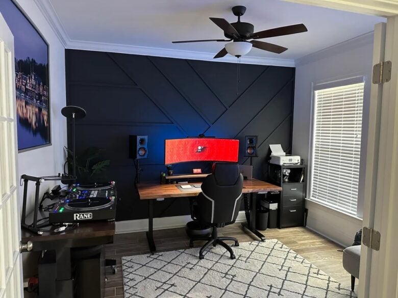 Setups Zag 3-Reddit Aug 2 2023 Pulling back to reveal the whole room we see dual turntables!