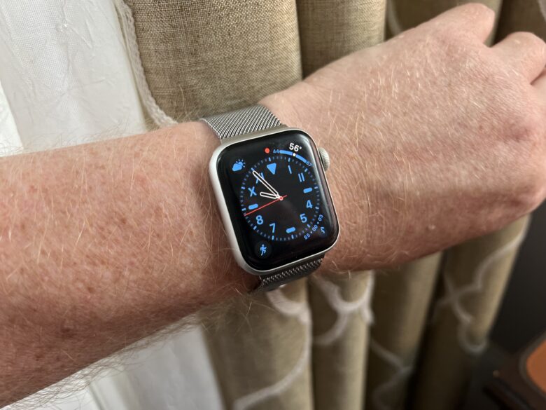 Instead of seeing the Weather complication with data shown at upper left above, folks are seeing "--".