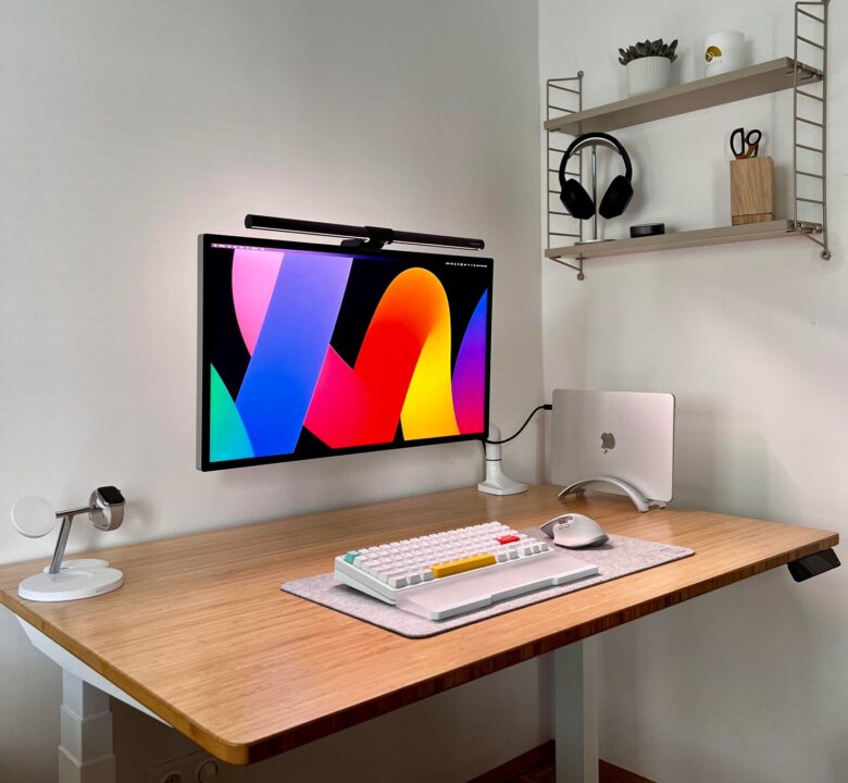This M2 MacBook Air and Studio Display setup is well-equipped for such a clean and simple-looking rig.