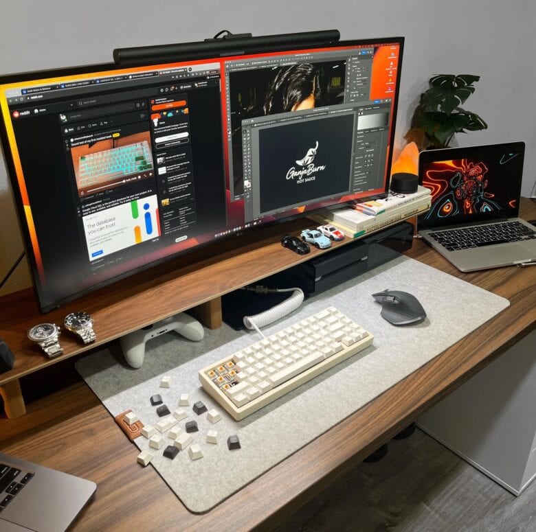 Setups izzyontheweb-Reddit 2 Oct 20 2023 You don't see an IrisLab mechanical keyboard every day.