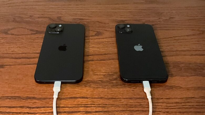 iPhone 15 charging iPhone 14