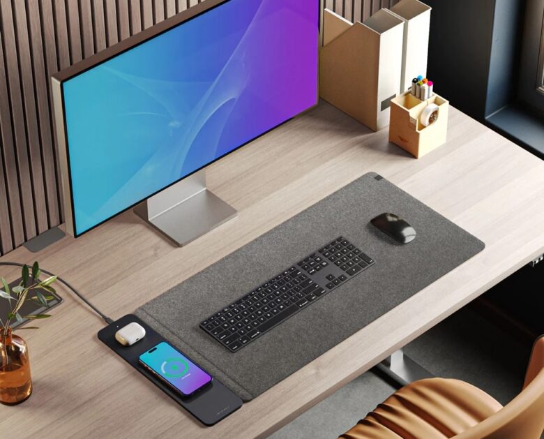 Journey Alti Ultra charging desk mat