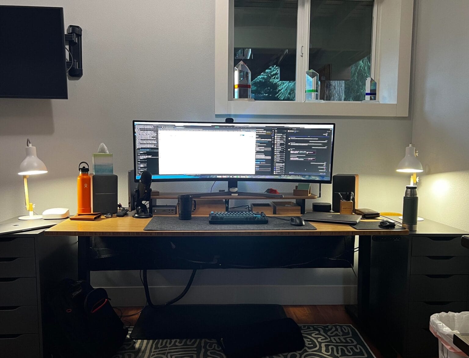 How many displays would you add to this MacBook Pro workstation