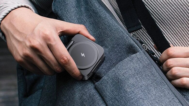 Kuxiu X55 charger and stand