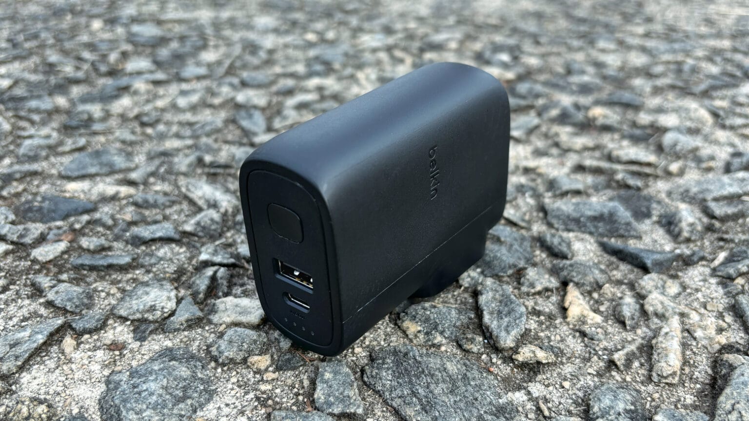Belkin BoostCharge Hybrid Wall Charger 25W + Power Bank 5K review
