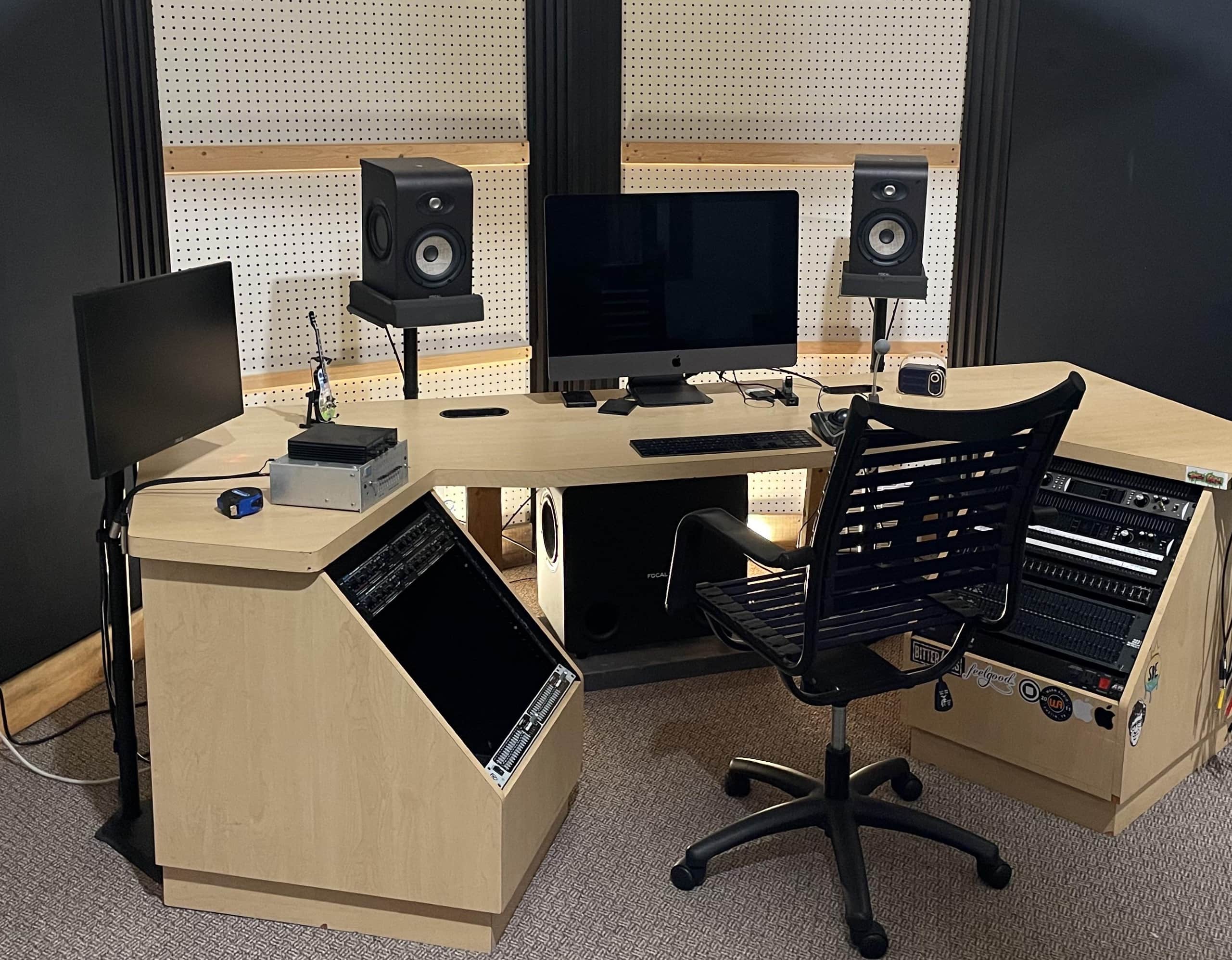 Setups Wanderedabit-Reddit Focal speakers Feb 14 2024 Focal Shape speakers