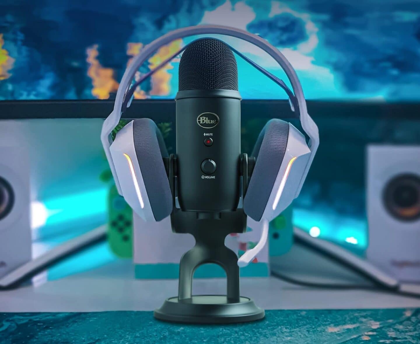 Blue Yeti microphone with headphones