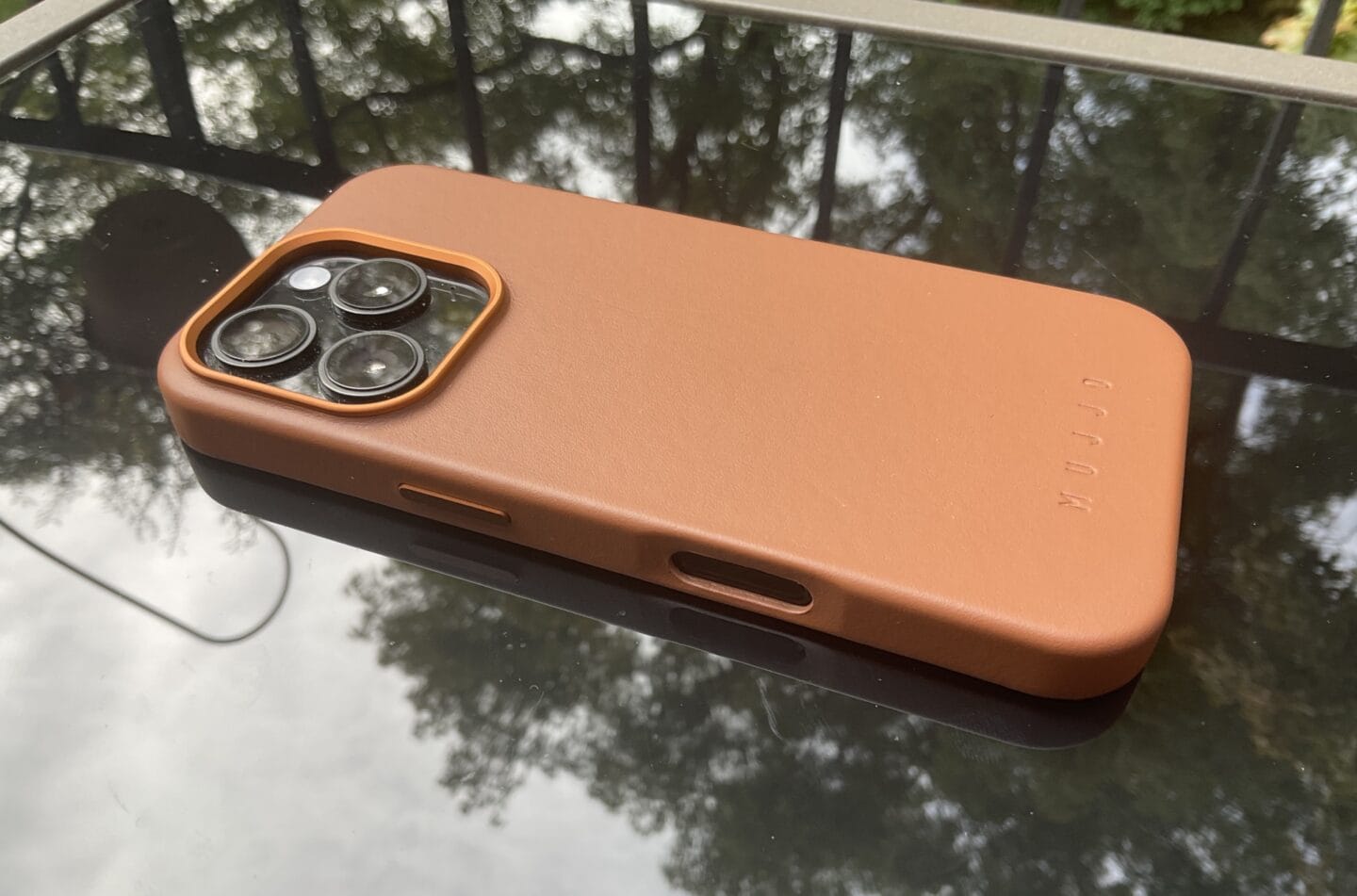 Mujjo leather iPhone case review