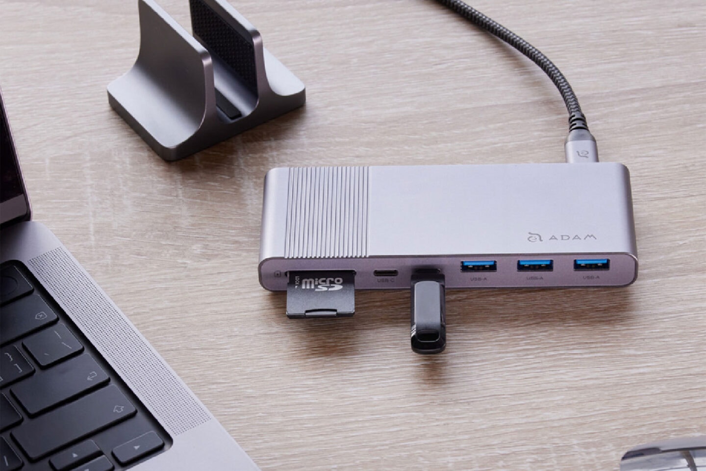Product photo of the Casa Hub Pro S USB-C hub with 12 ports including 2x HDMI.