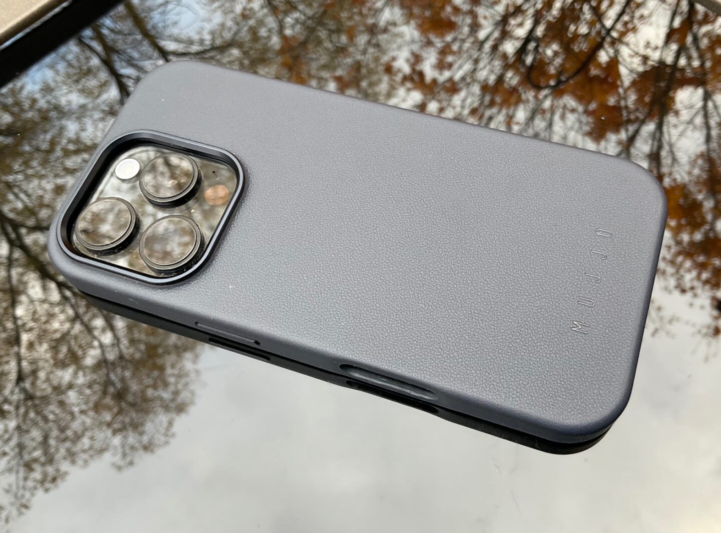 Mujjo MaizCase review
