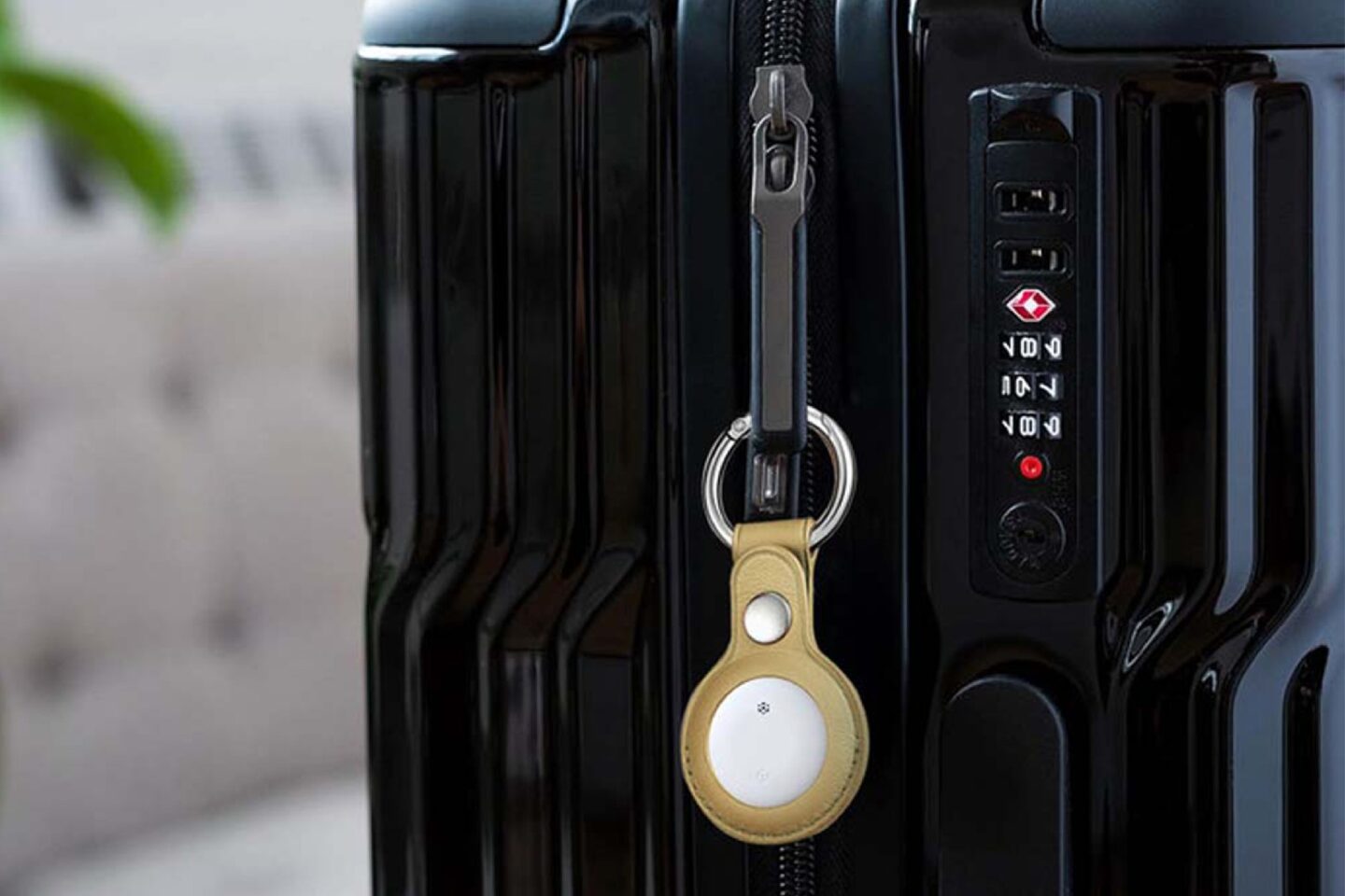 Product photo of the Ethos Smart Tracker, an affordable AirTag alternative