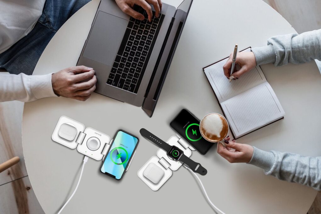 A photo shows the Aduro PowerUp Trinity three-in-one wireless charging station