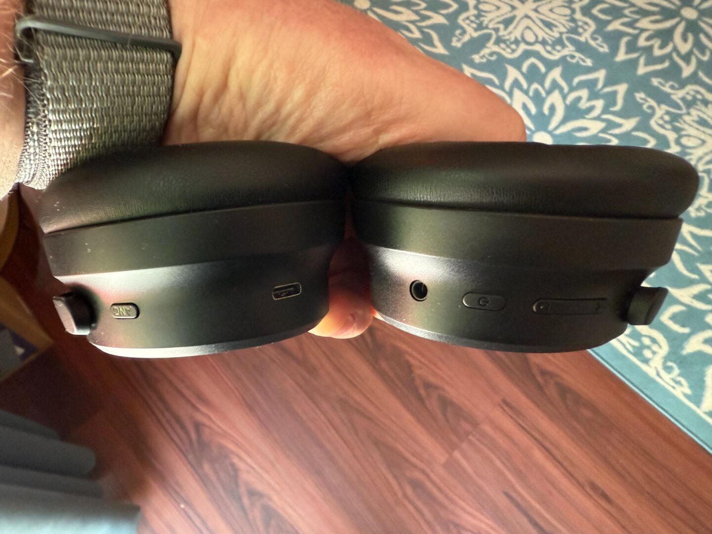 EarFun Tune Pro controls