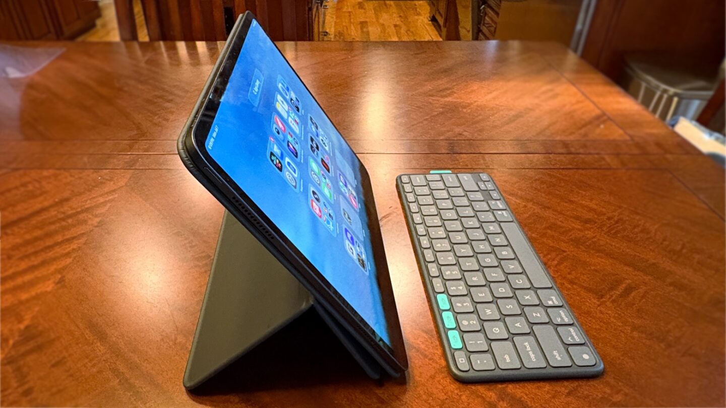 Logitech Flip Folio review: Side view