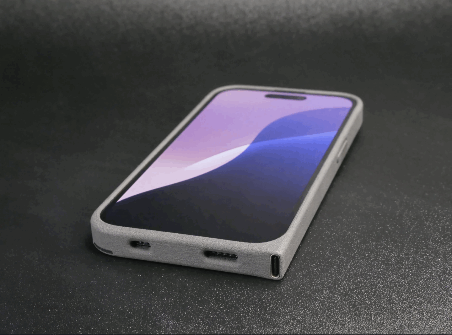 case gives Lightning iPhones a USB-C port