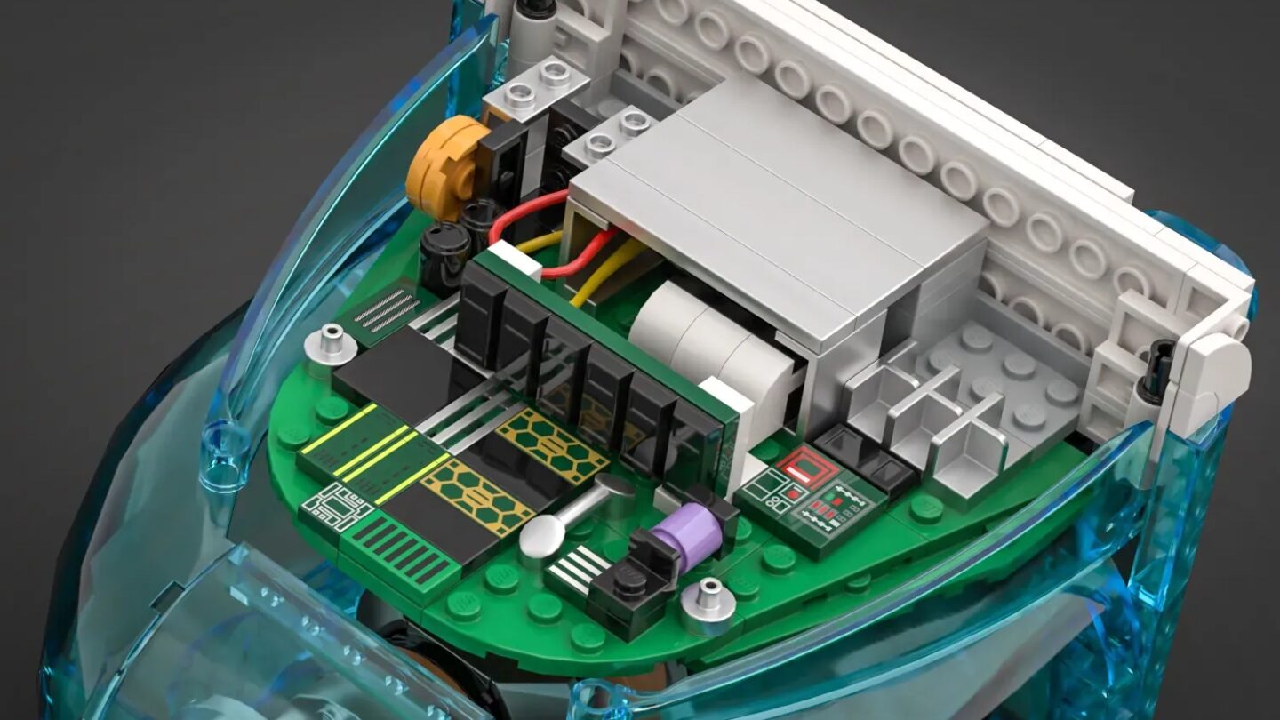 Lego iMac G3: Interior 